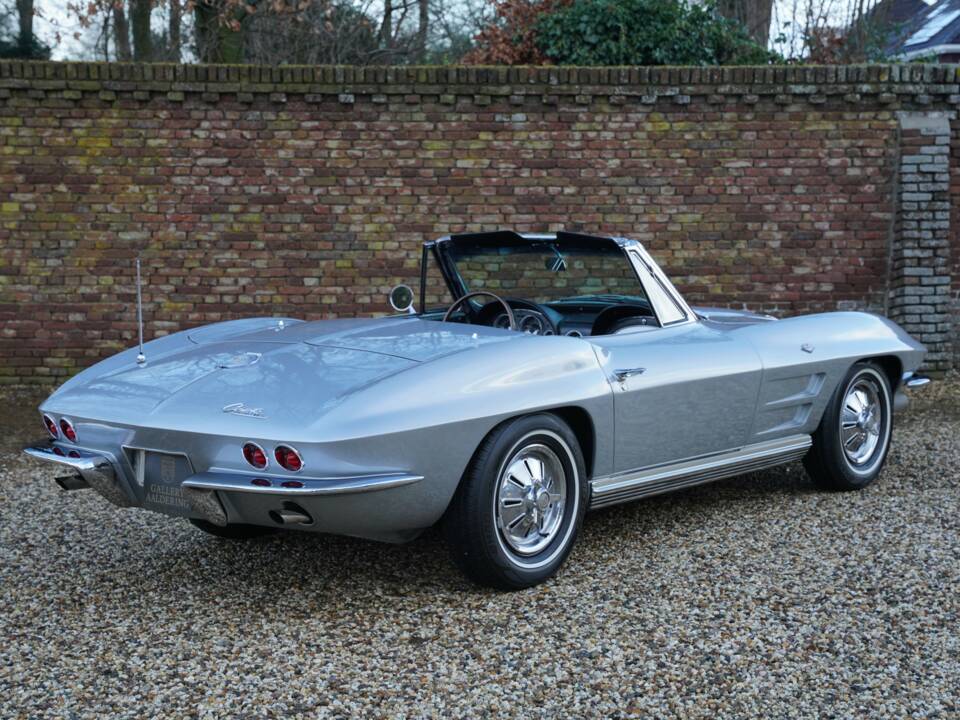 Immagine 2/50 di Chevrolet Corvette Sting Ray Convertible (1964)