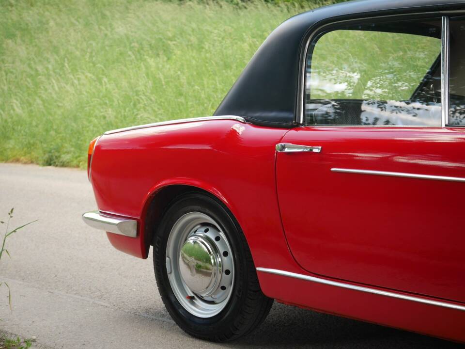 Image 20/29 of Innocenti Spider S (1966)