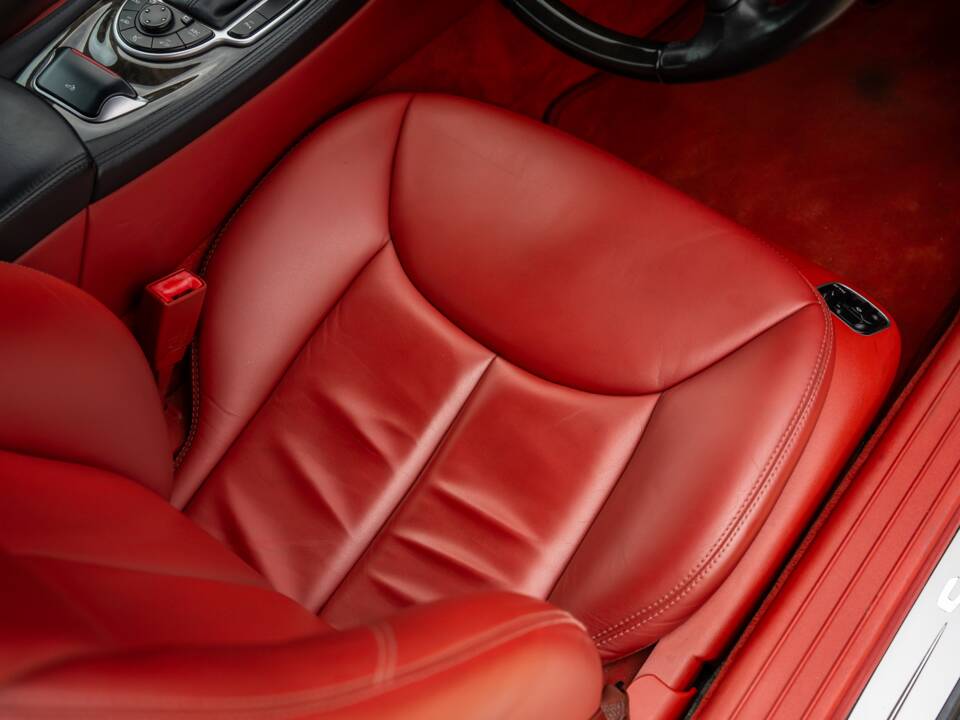 Image 20/47 of Mercedes-Benz SL 600 (2004)