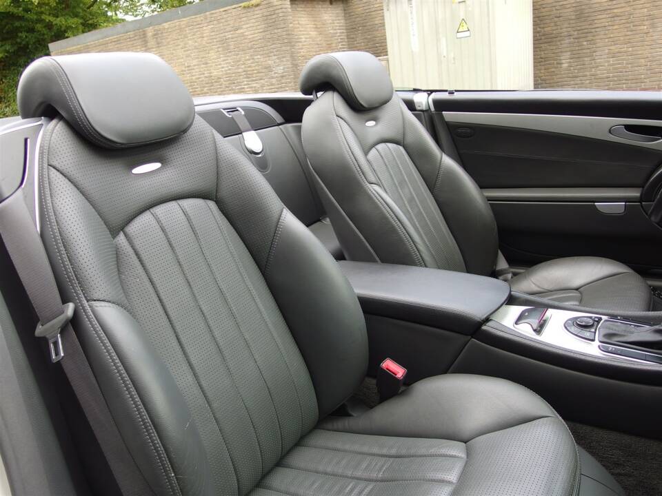 Image 53/97 de Mercedes-Benz SL 55 AMG (2003)