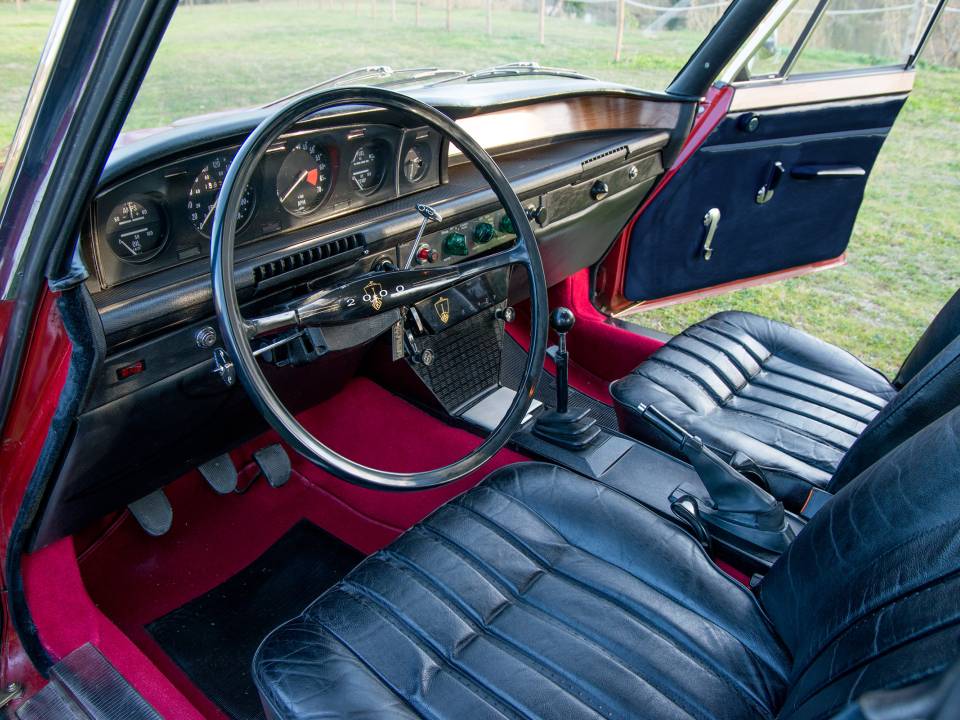 Image 26/49 of Rover 2000 TC (1976)