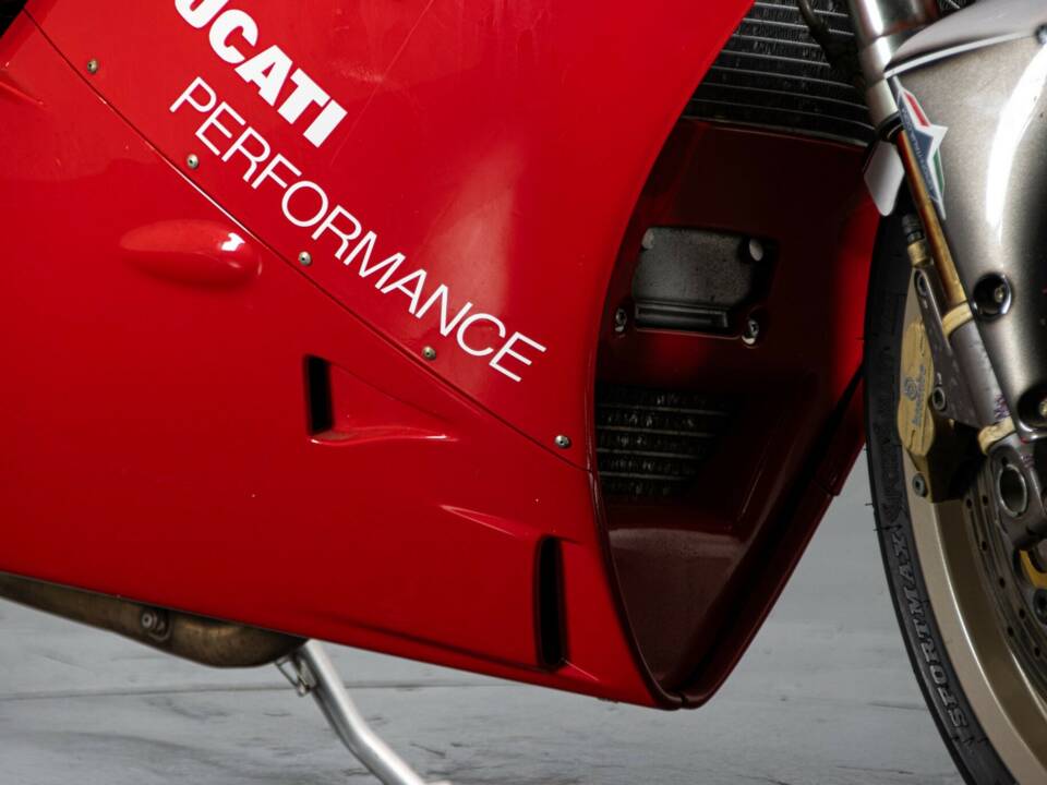 Immagine 12/50 di Ducati DUMMY (2000)