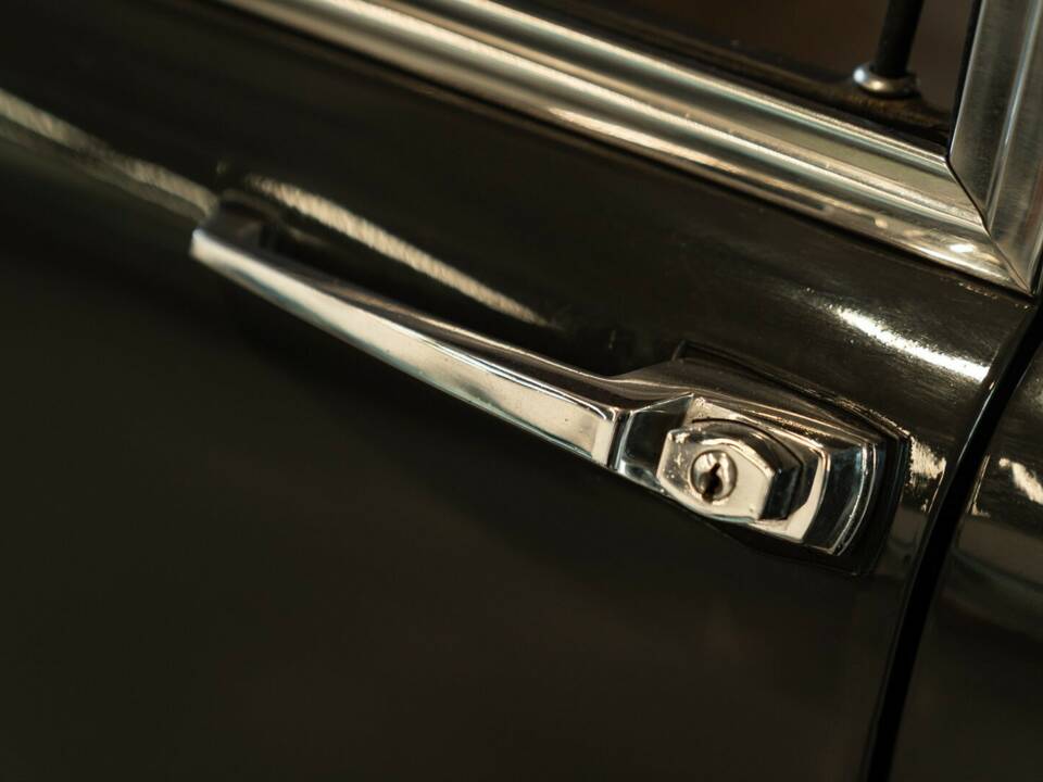 Image 17/43 of Lancia Flavia 1500 (1967)