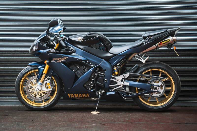 Image 2/46 de Yamaha YZF-R1 (2006)