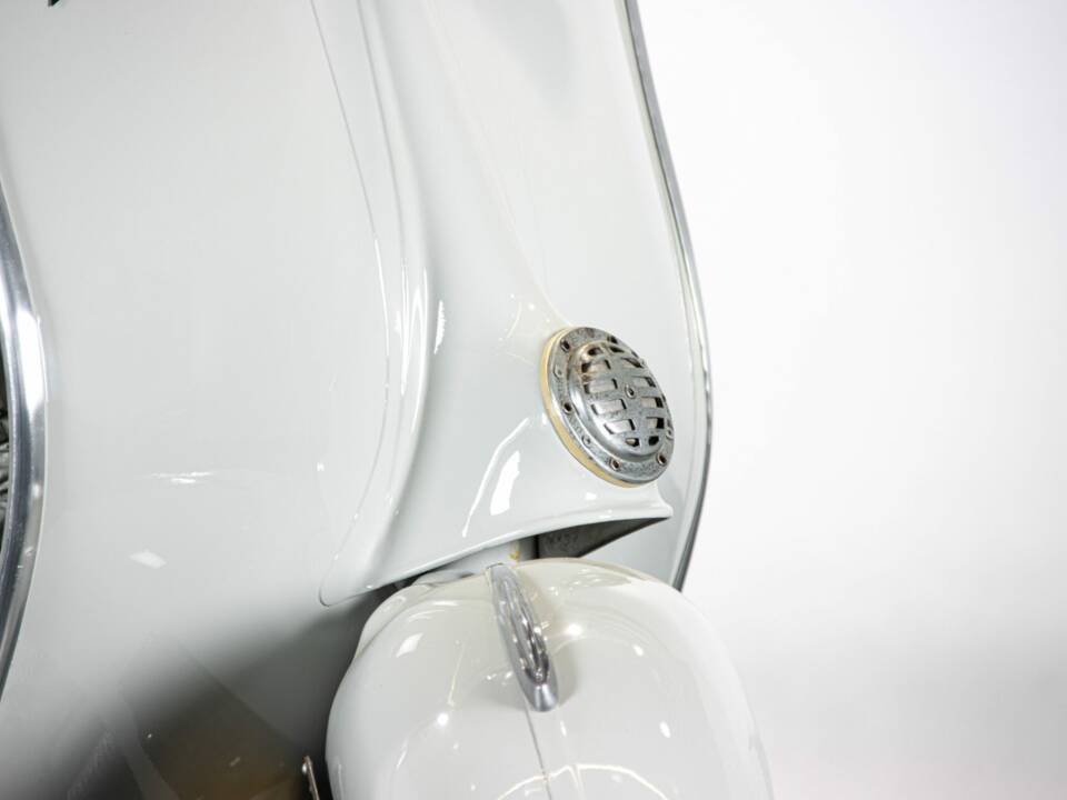 Immagine 36/50 di Piaggio Vespa 125 (1959)