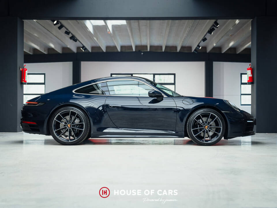 Image 5/50 de Porsche 911 Carrera 4S &quot;Belgian Legend Edition&quot; (2020)