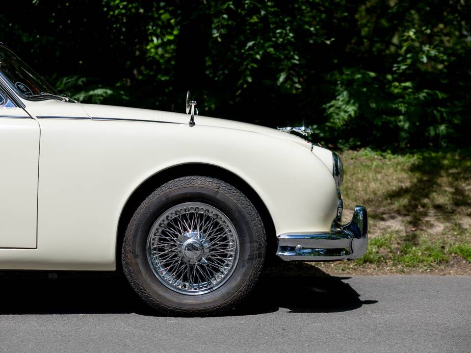 Image 28/50 de Jaguar Mk II 2.4 (1967)