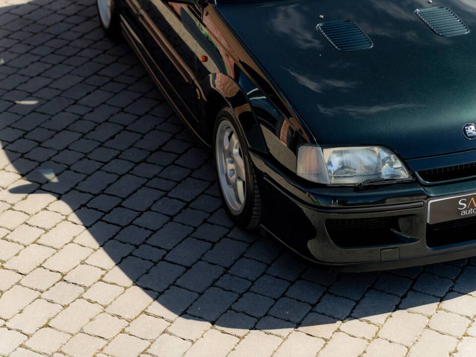 Image 38/75 of Lotus Carlton (1991)