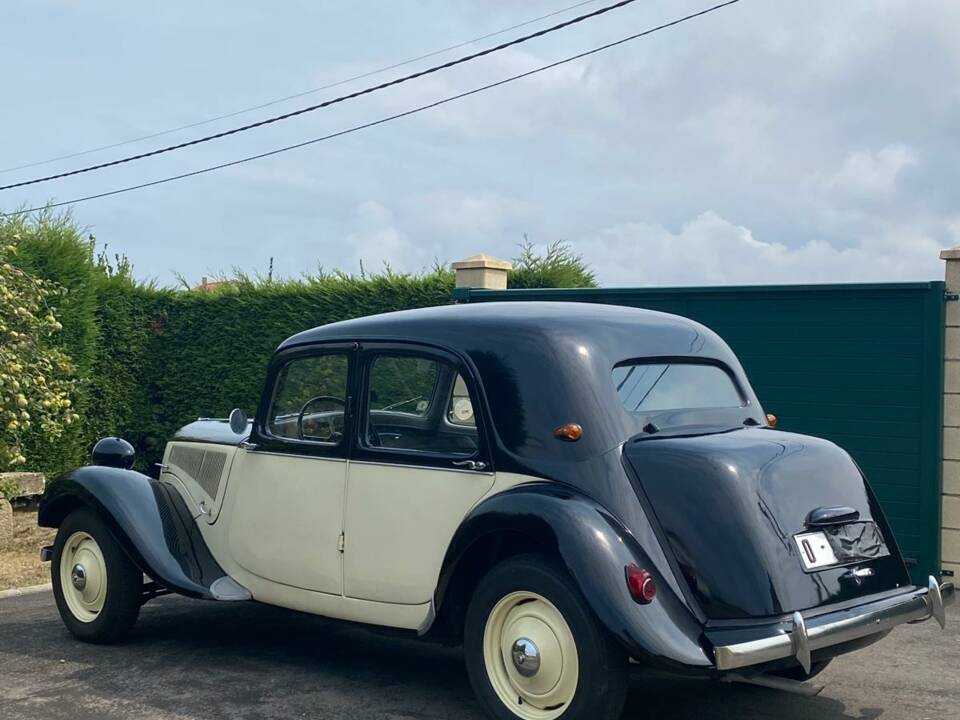 Image 3/6 of Citroën Traction Avant 11 BL (1953)