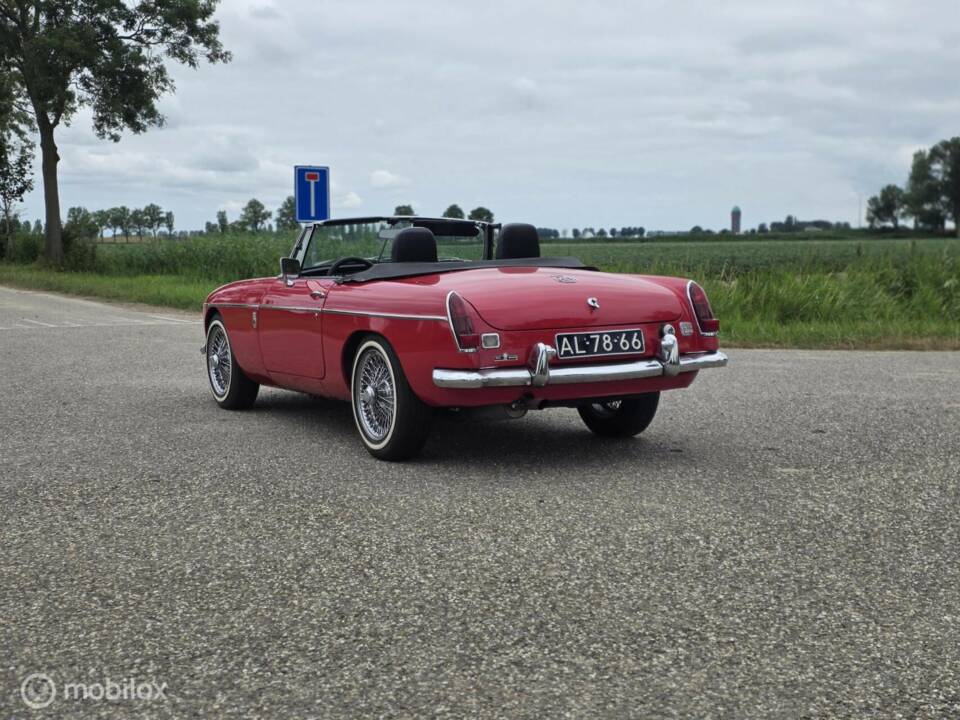 Image 10/44 of MG MGC (1969)