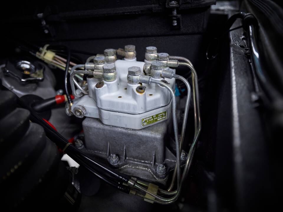 Image 100/100 of Ferrari 308 GTB Quattrovalvole (1983)