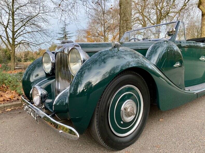 Image 25/50 of Lagonda V12 DHC (1939)