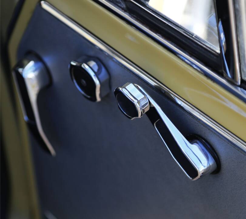 Image 18/22 de Alfa Romeo Giulia Nuova Super 1300 (1975)