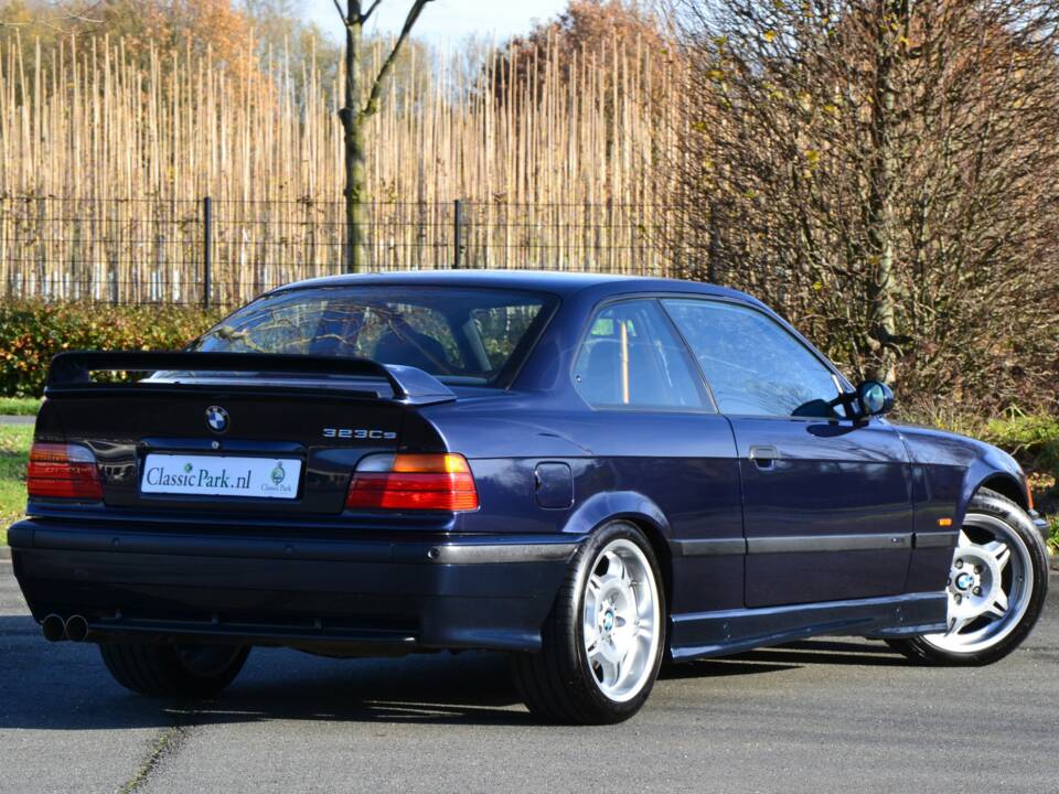 Image 4/50 of BMW 323i (1998)