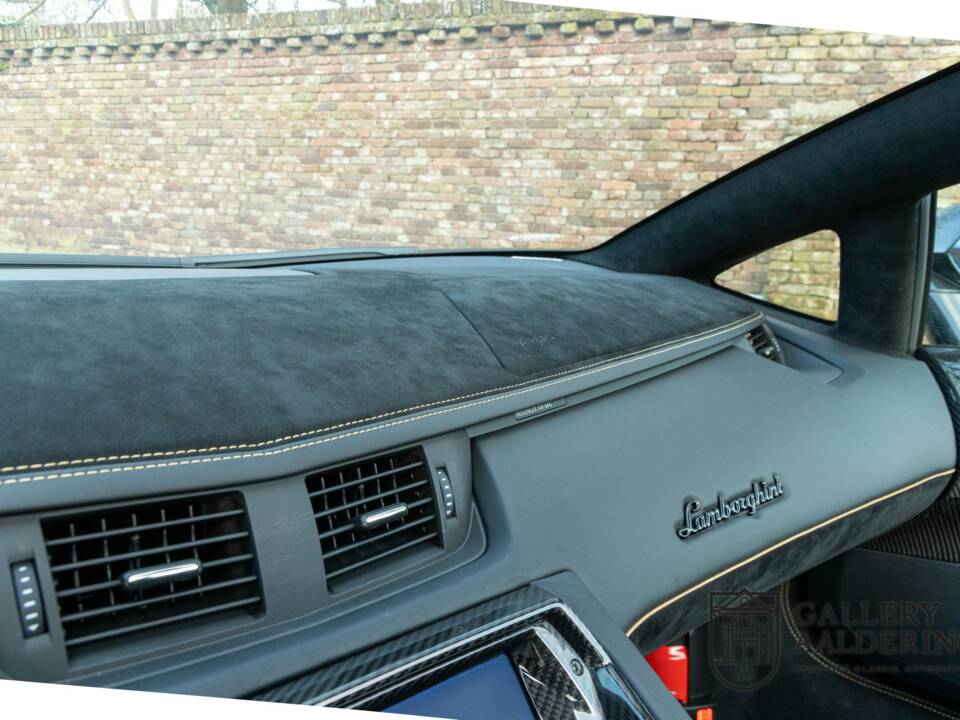 Afbeelding 49/50 van Lamborghini Aventador LP 770-4 SVJ Roadster (2020)