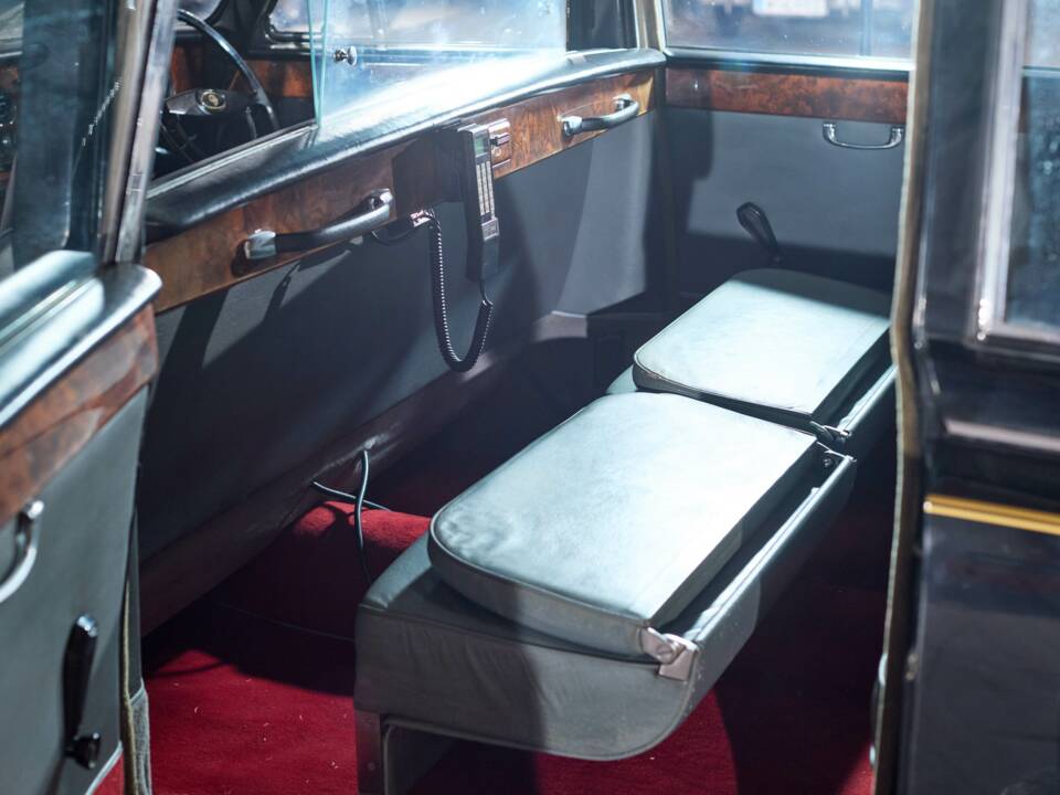 Image 46/70 of Daimler DS 420 (1976)