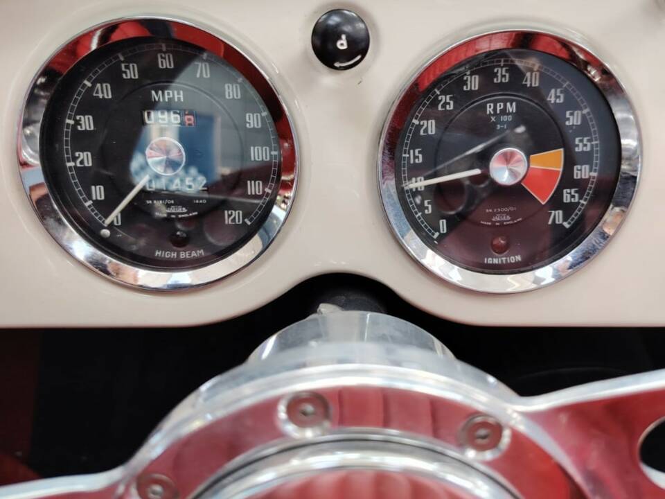 Image 34/59 of MG MGA 1500 (1958)