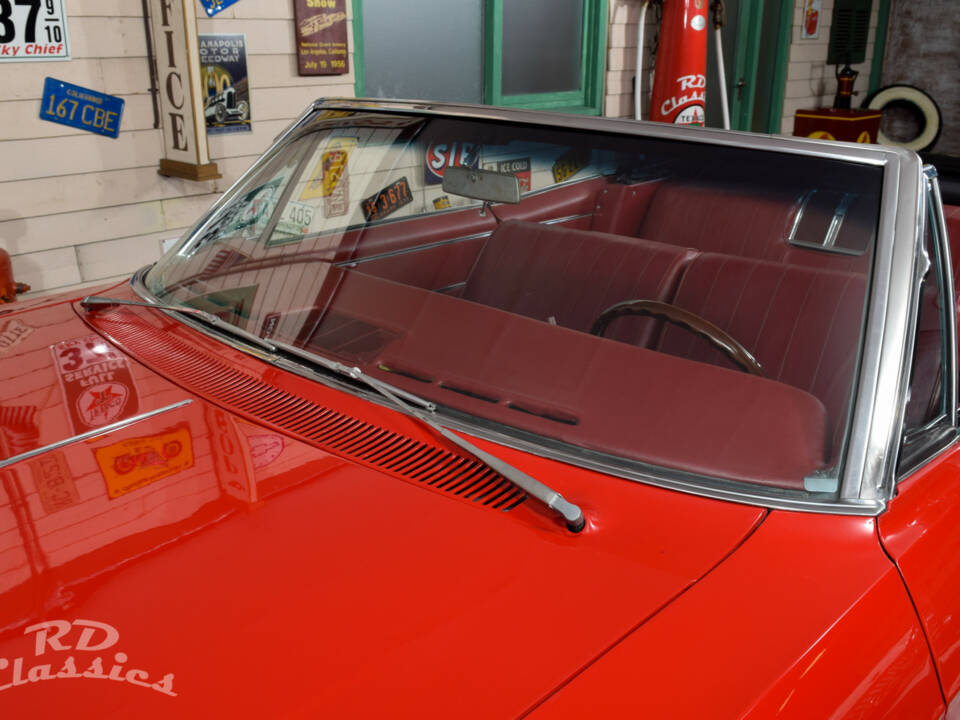 Image 10/41 of Buick Le Sabre Convertible (1966)