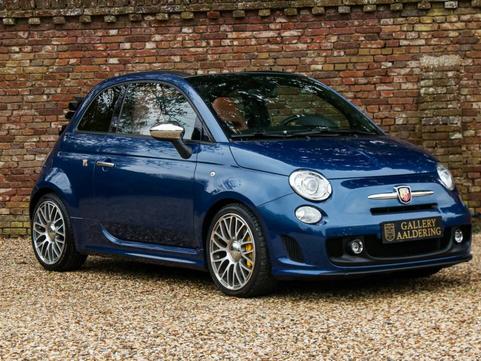 Image 40/50 of Abarth 595 Cabrio Italia (2011)