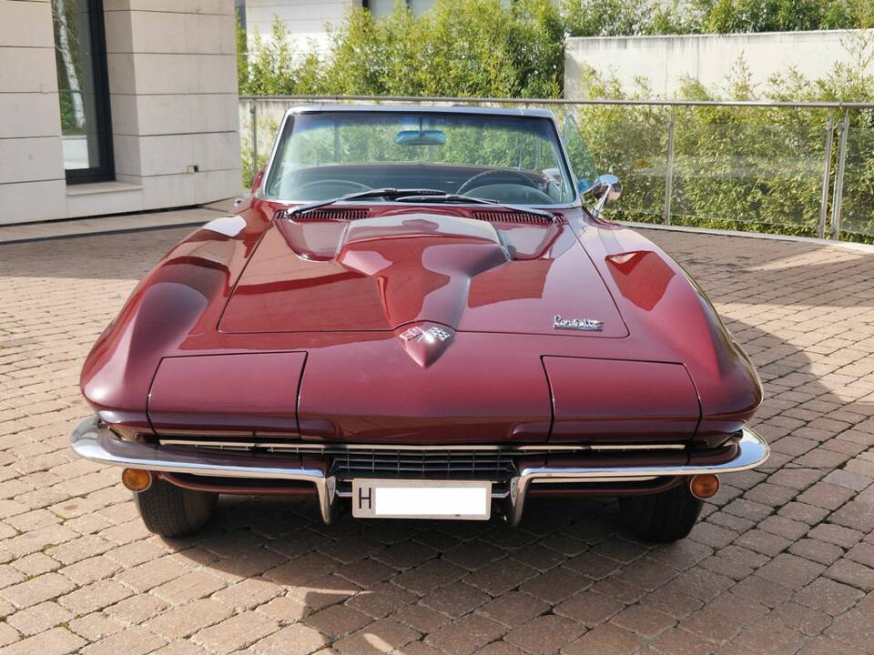 Image 3/8 of Chevrolet Corvette Sting Ray 427 Turbo Jet (1966)