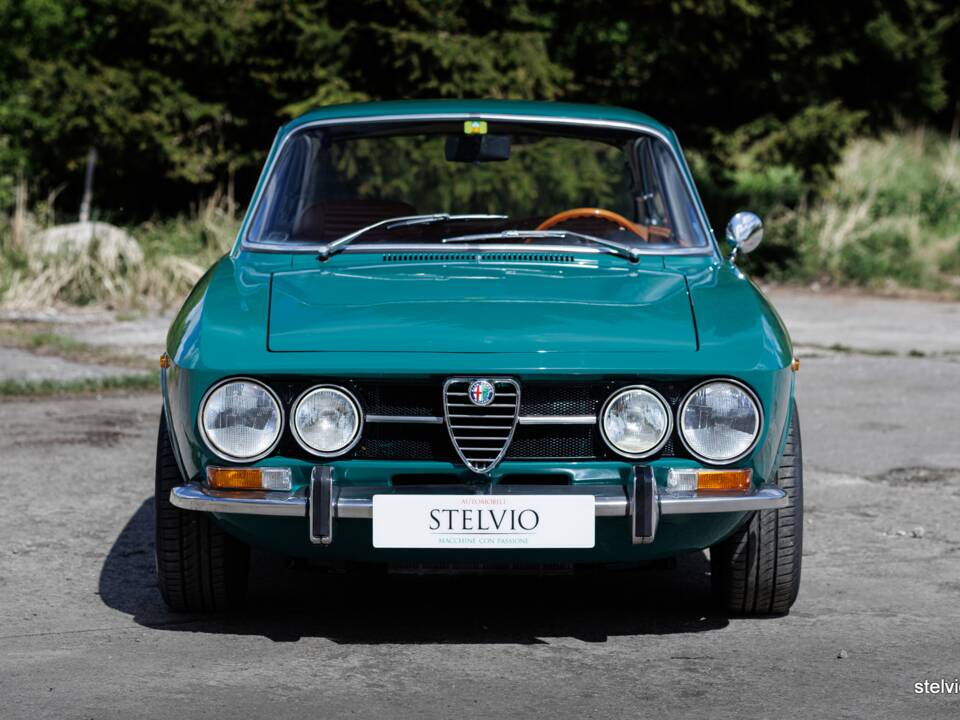 Bild 13/39 von Alfa Romeo 1750 GT Veloce (1971)