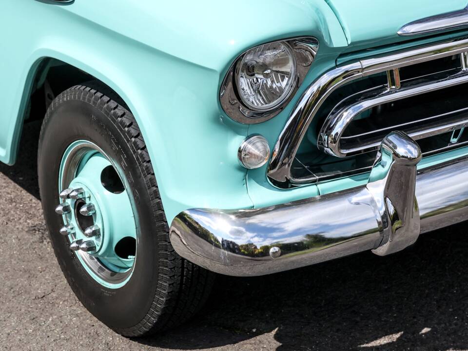 Bild 13/34 von Chevrolet 3100 ½-ton (1957)