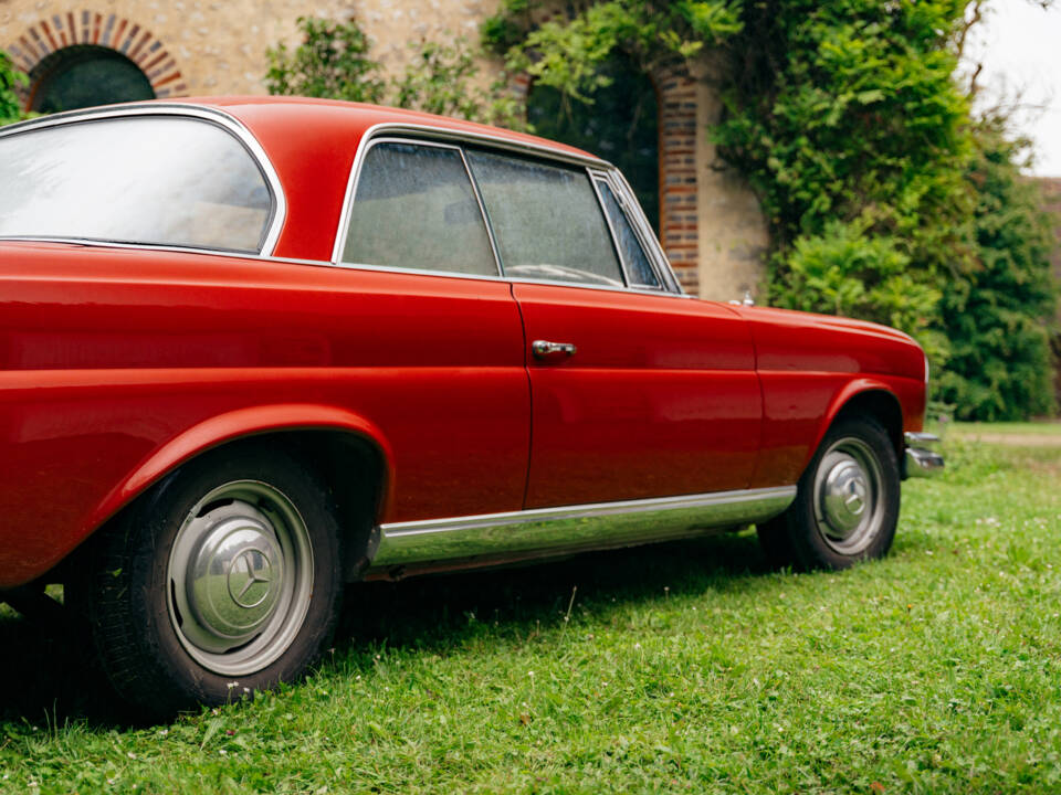 Image 45/99 of Mercedes-Benz 250 SE (1967)