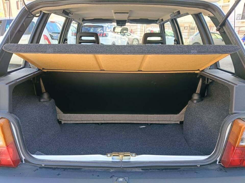 Image 44/48 of FIAT Uno 60 (1988)