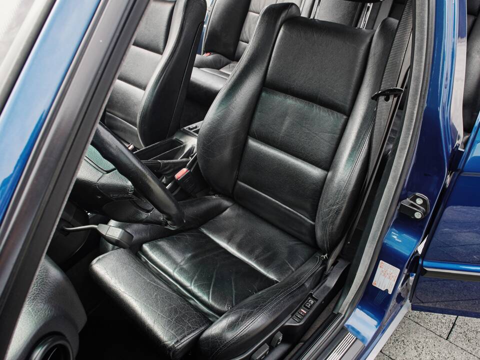 Immagine 63/74 di BMW M5 (1992)