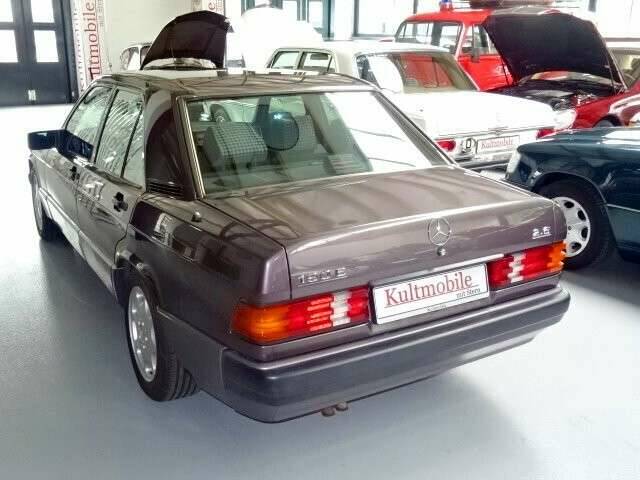 Image 4/21 of Mercedes-Benz 190 E 2.6 (1992)