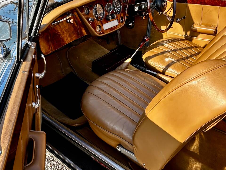 Image 7/14 of Alvis TE 21 (1966)