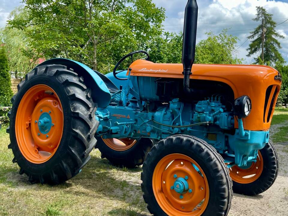 Image 28/52 of Lamborghini 2R (1965)