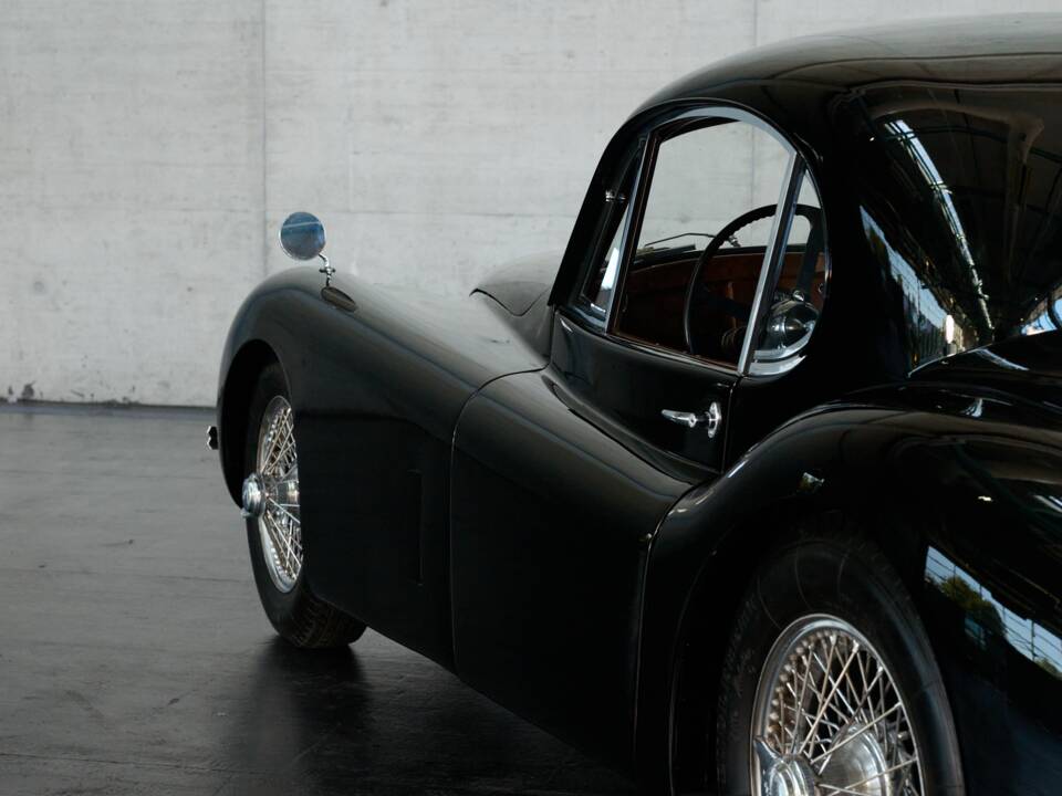 Image 13/48 of Jaguar XK 120 FHC (1954)