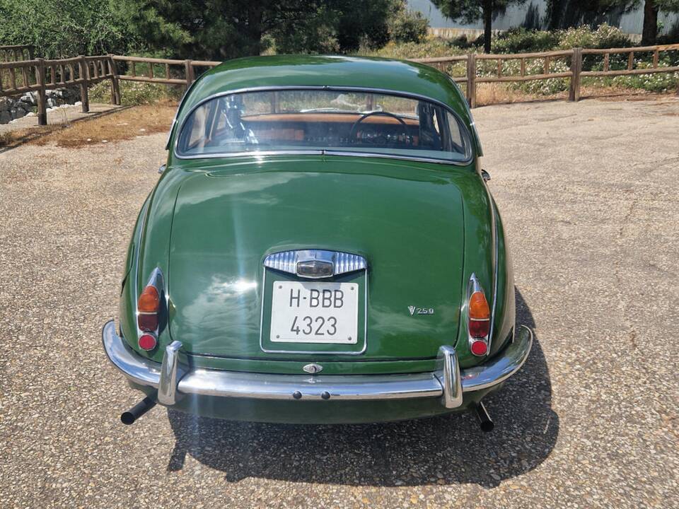Afbeelding 8/8 van Daimler V8-250 (1968)