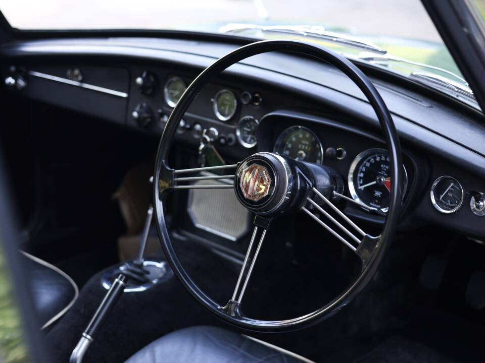 Bild 7/50 von MG MGB GT (1967)