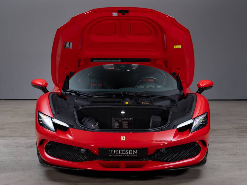 Image 14/30 of Ferrari 296 GTB (2022)
