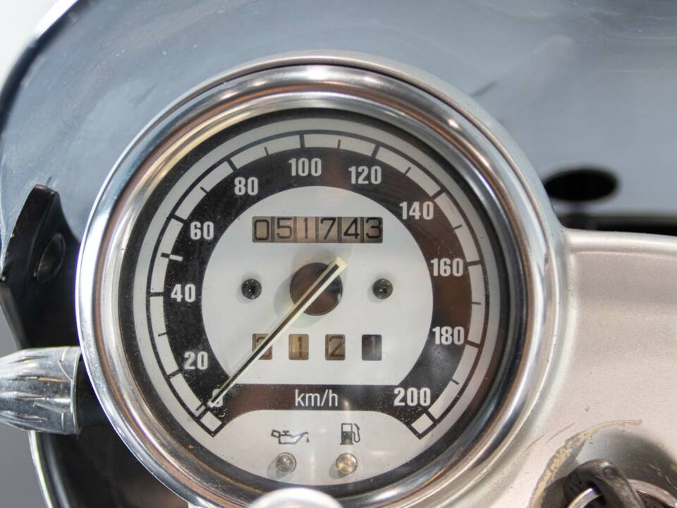 Image 24/50 of BMW R 1200 C (2001)