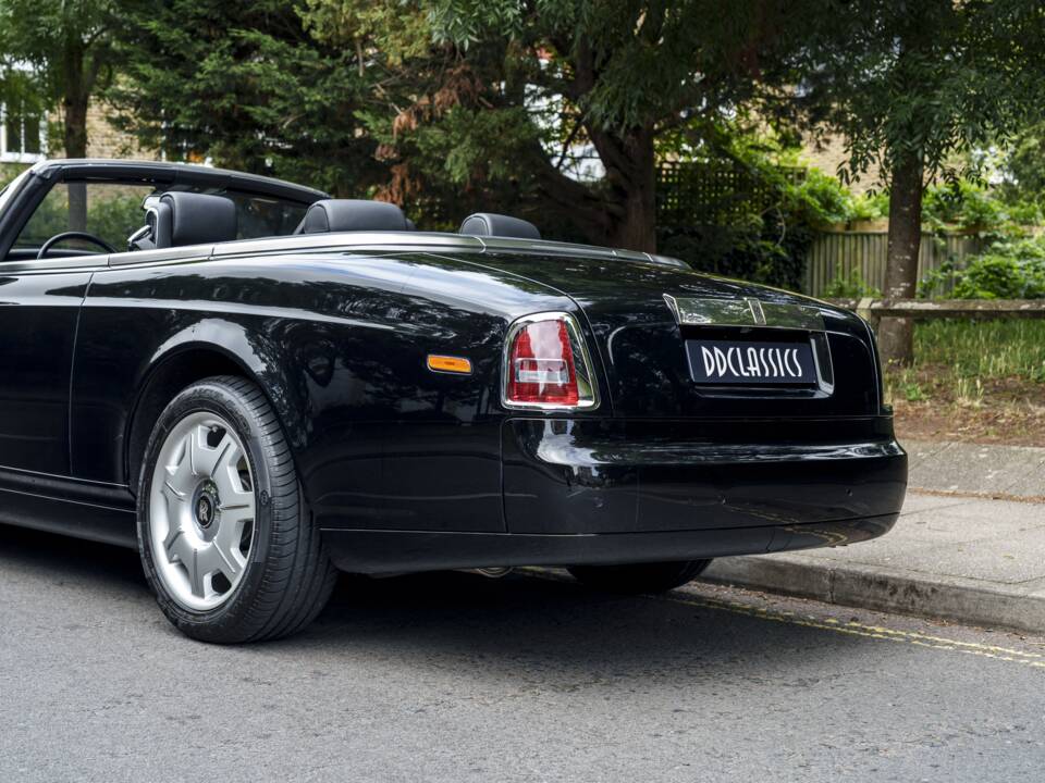 Image 17/35 of Rolls-Royce Phantom DHC (2008)
