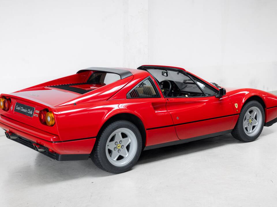 Bild 6/40 von Ferrari 328 GTS (1986)