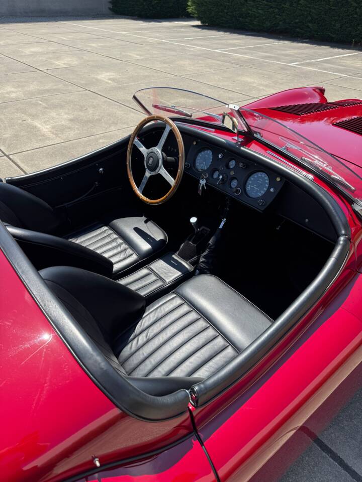 Image 25/34 of Jaguar XK 140 OTS (1955)