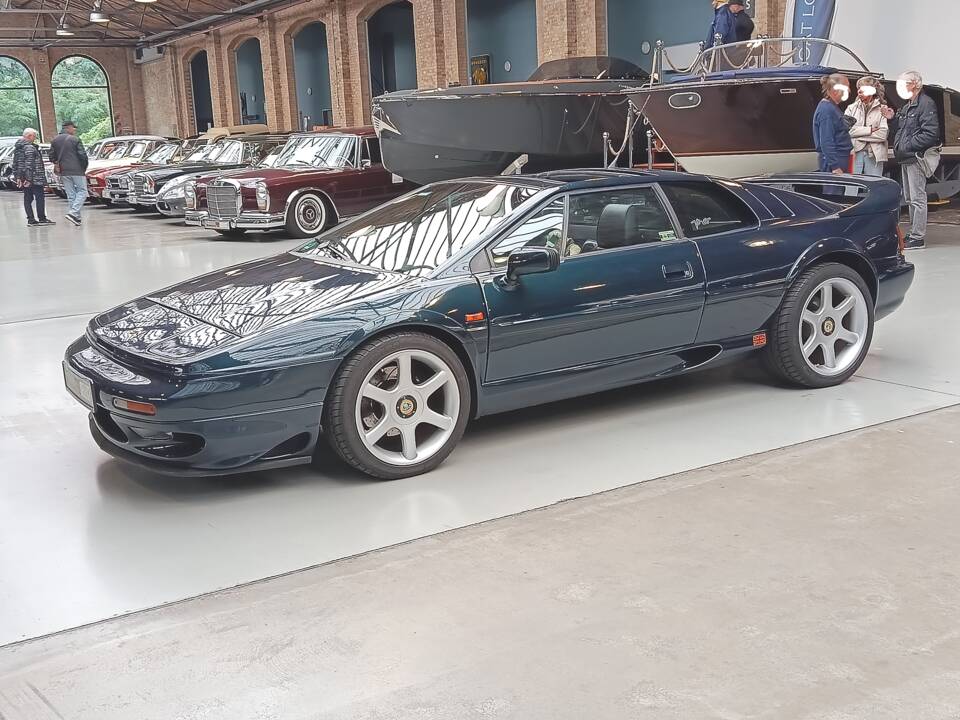 Image 5/18 de Lotus Esprit V8 BiTurbo (2001)