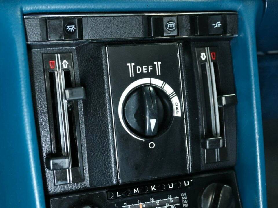 Image 15/29 of Mercedes-Benz 280 SE (1977)