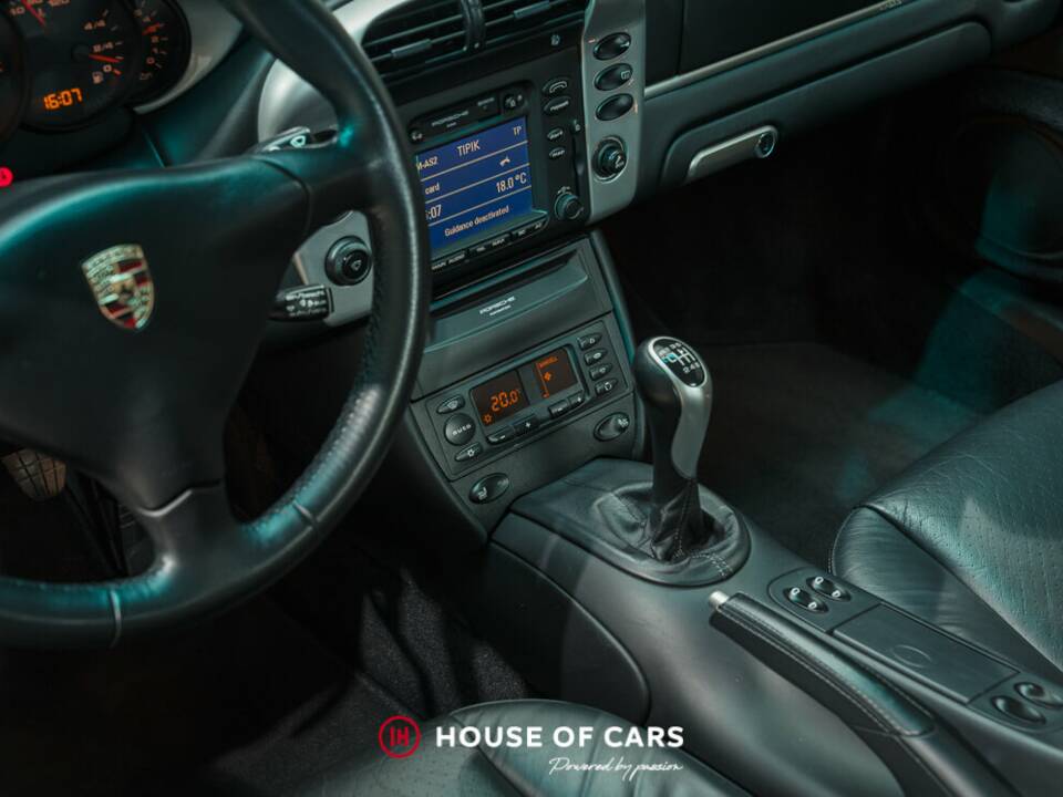 Imagen 19/23 de Porsche 911 Carrera (2002)