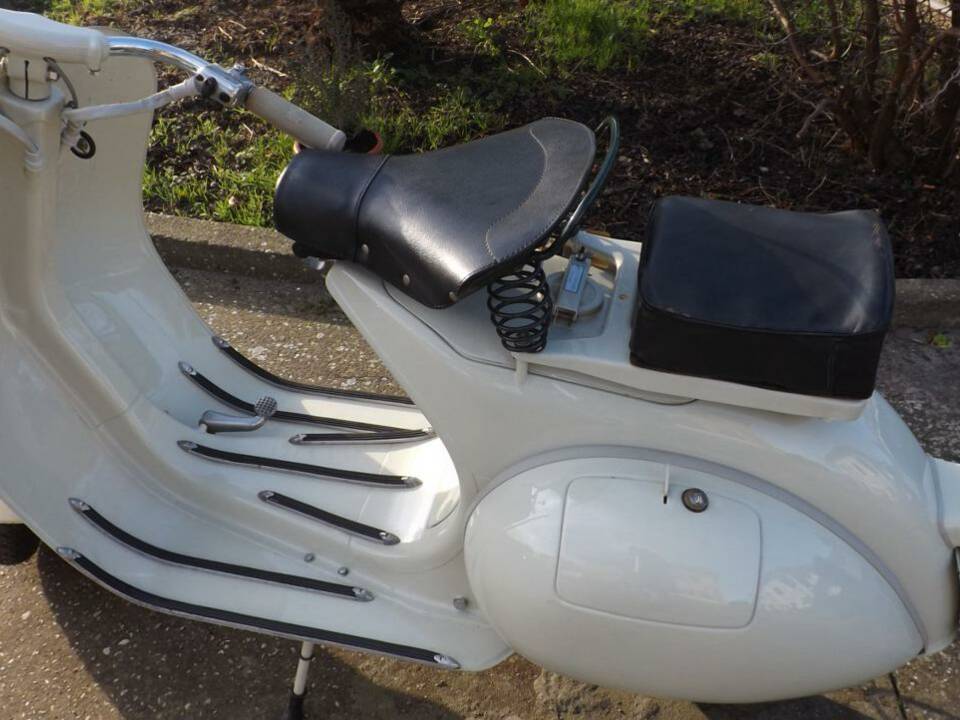Immagine 38/38 di Piaggio Vespa 125 (1957)