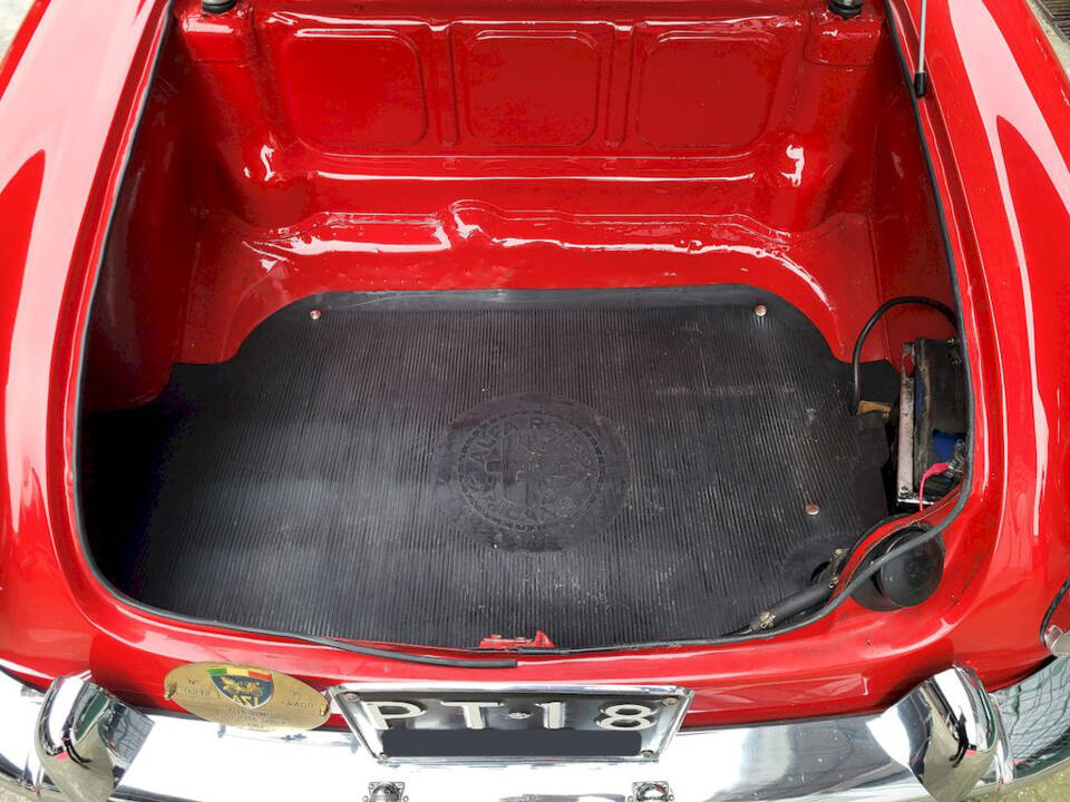 Image 35/65 of Alfa Romeo Giulietta Spider (1962)