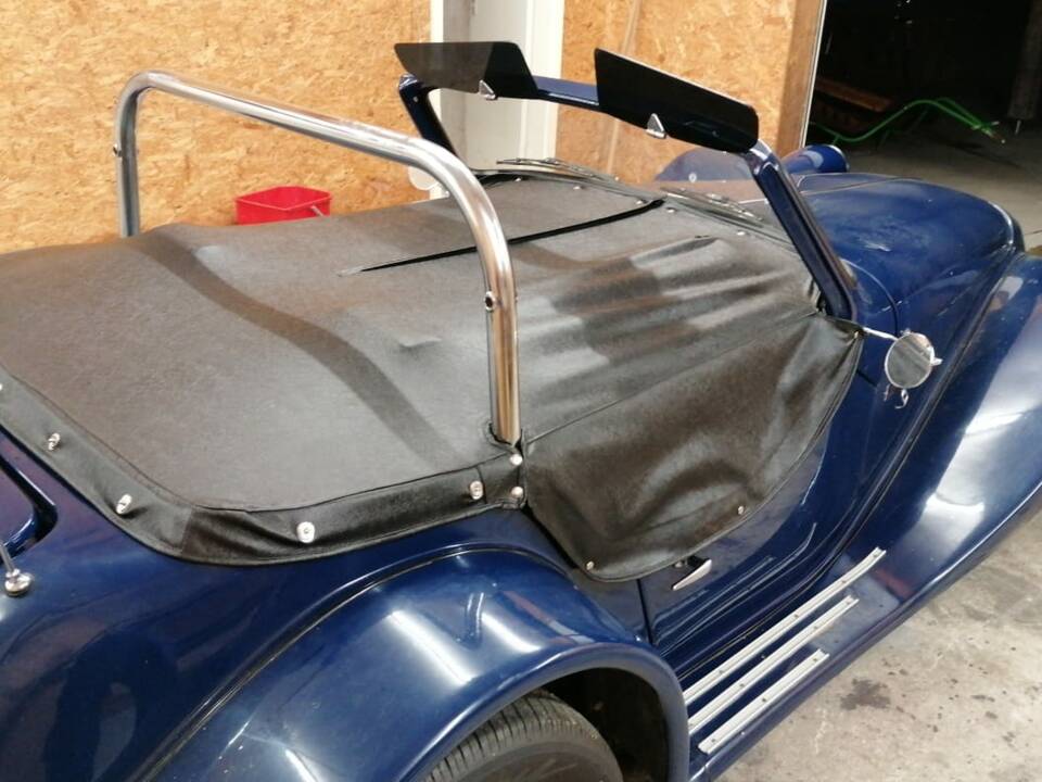 Image 5/19 of Invader Peak Morgan replica (1987)