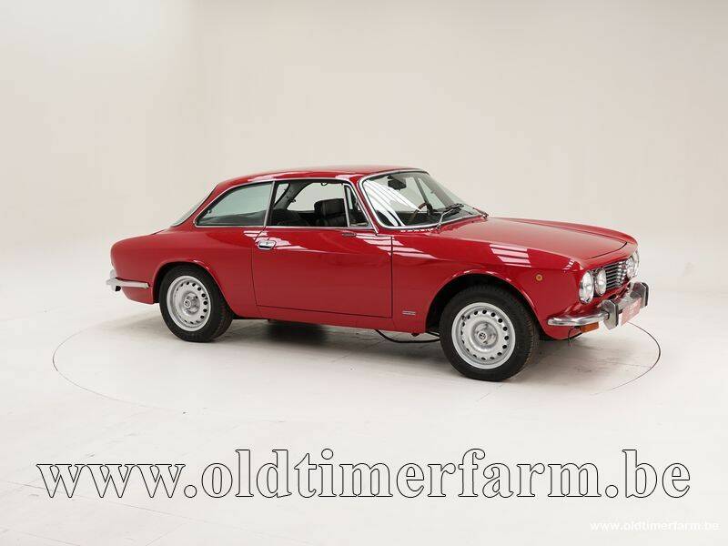 Image 3/15 de Alfa Romeo 2000 GT Veloce (1976)