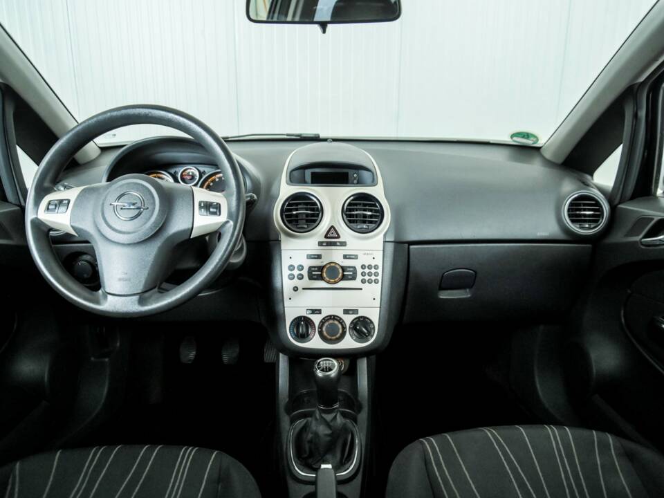 Bild 7/40 von Opel Corsa 1.2 (2008)