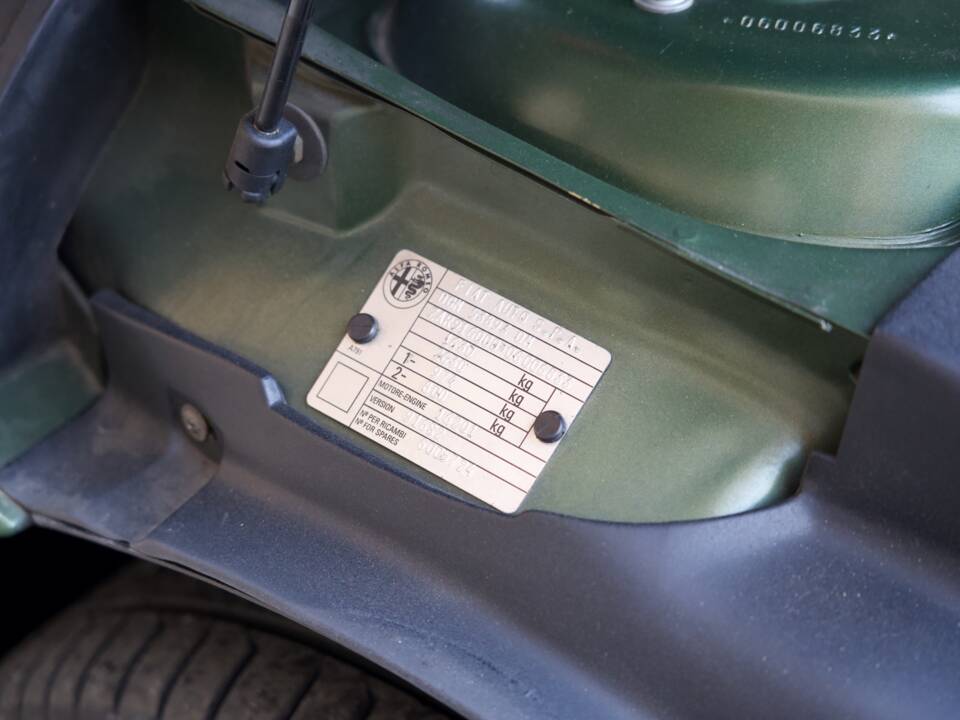 Bild 22/43 von Alfa Romeo Spider 2.0 Twin Spark 16V (1995)