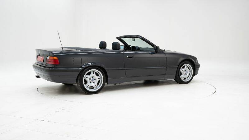 Image 2/15 of BMW 325i (1993)
